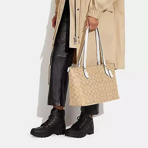 Gallery Tote In Signature Canvas