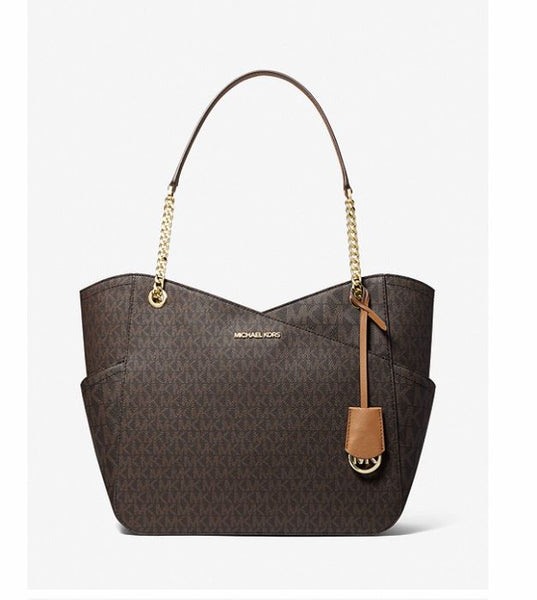 Jet Set Large Logo Shoulder Bag