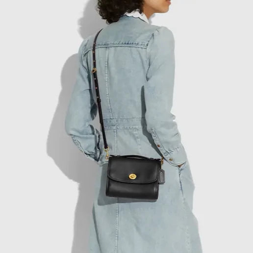 Kip Turnlock Crossbody