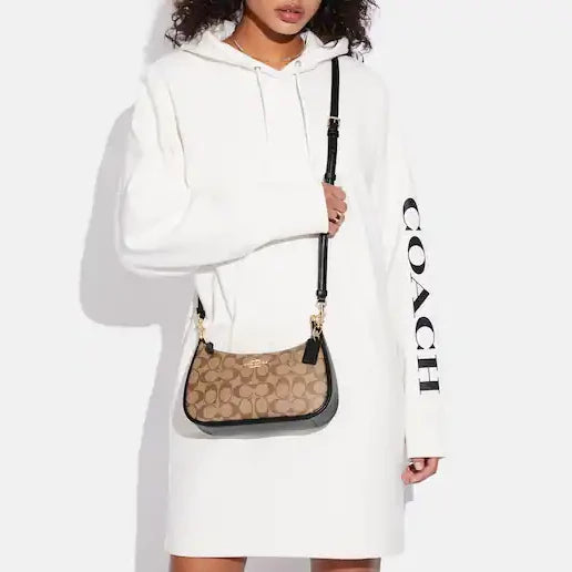 Teri Shoulder Bag In Signature Canvas